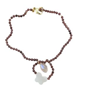 Natural Garnet Bead Bracelet – AB Teardrop Crystal, Butterfly & Mother of Pearl